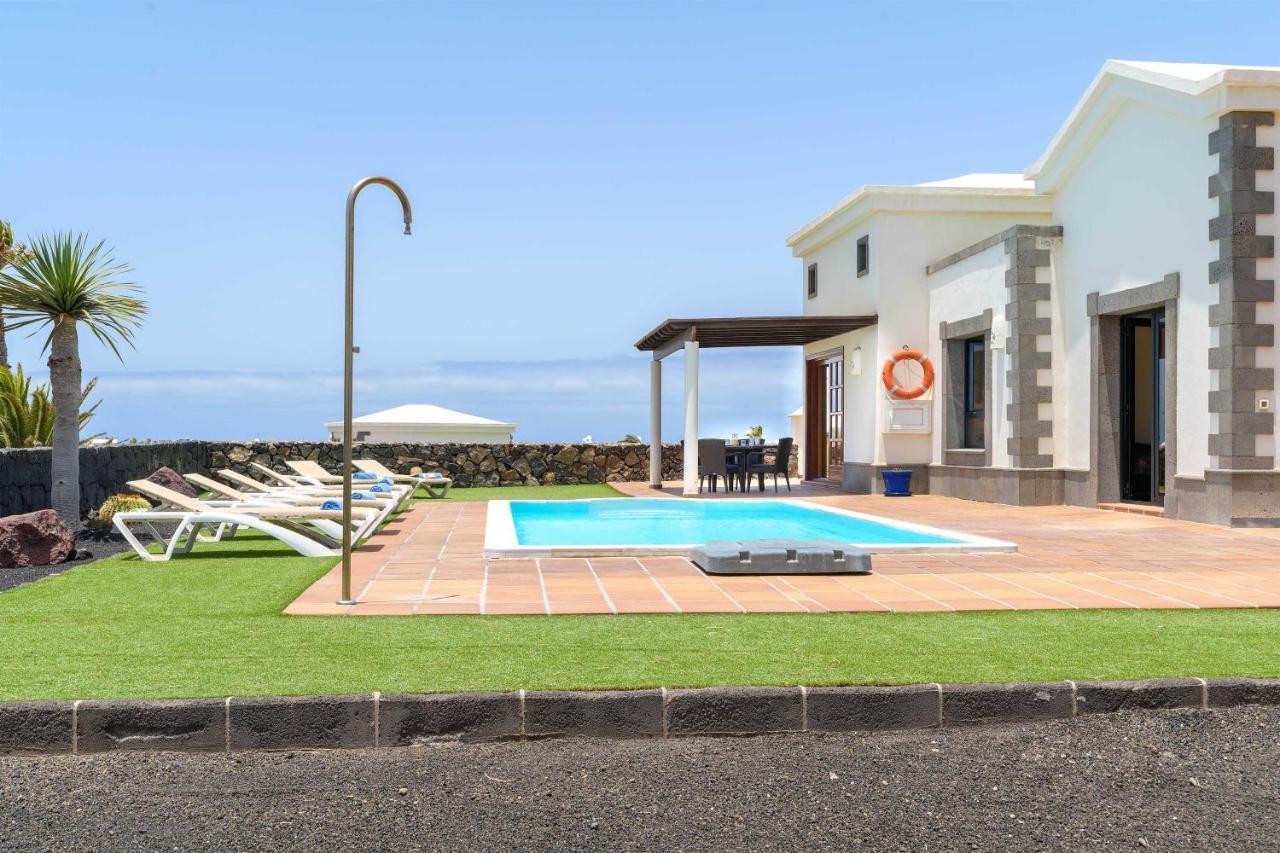 Villa Los Dragos Playa Blanca  Ngoại thất bức ảnh