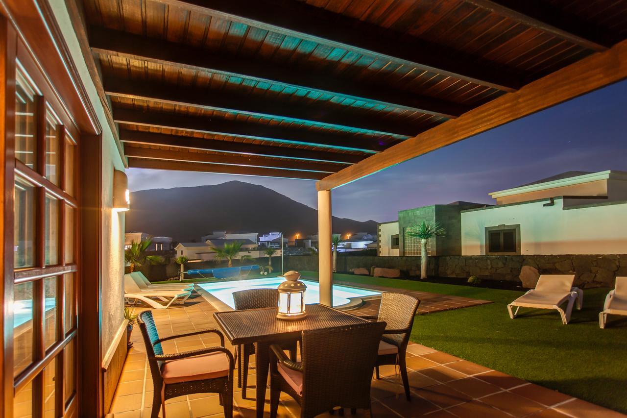 Villa Los Dragos Playa Blanca  Ngoại thất bức ảnh