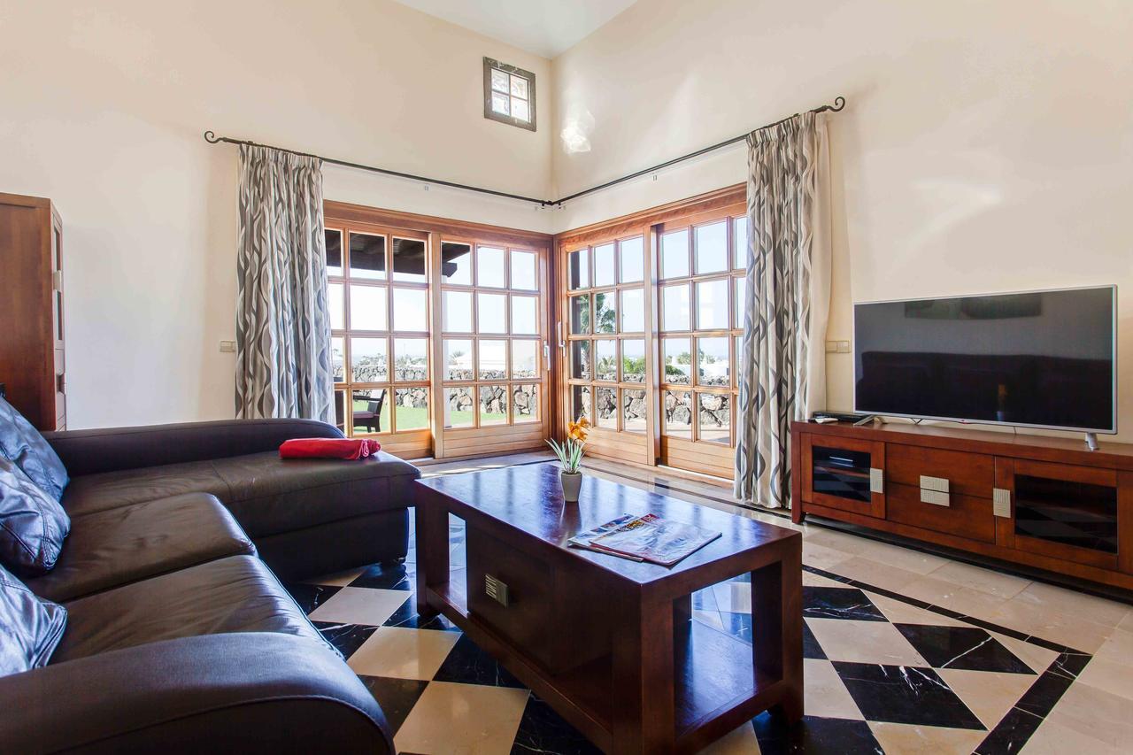 Villa Los Dragos Playa Blanca  Ngoại thất bức ảnh